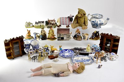 Lot 123 - A mixed lot of collectibles