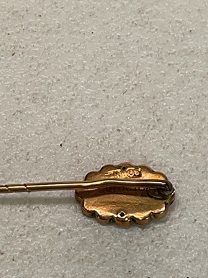 Lot 26 - Collectors' items comprising a gold stick pin...