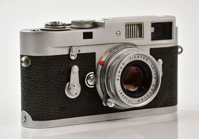 Lot 371 - LEICA; a Leica M2 rangefinder camera, serial...