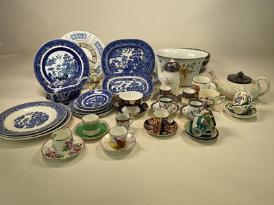 Lot 322 - A quantity of mixed ceramics including cabinet...