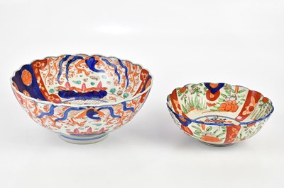 Lot 1271 - An early 20th century Japanese Imari pattern...