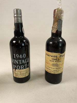 Lot 731 - PORT; five bottles comprising 1960 vintage...
