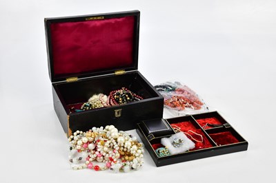 Lot 2550 - A Victorian jewellery case containing a small...