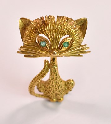 Lot 387 - An 18ct yellow gold brooch in the form of a...