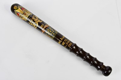 Lot 593 - A George V painted truncheon inscribed...