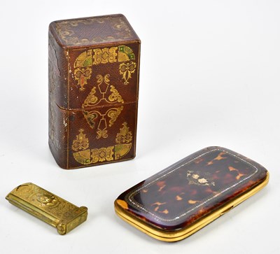 Lot 667 - A late Victorian novelty sewing case, modelled...