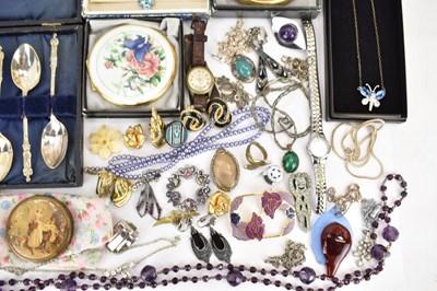 Lot 1149 - Costume jewellery to include ladies' watches,...