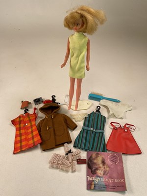 Lot 70 - PALITOY; a Tressy doll and accessories, to...