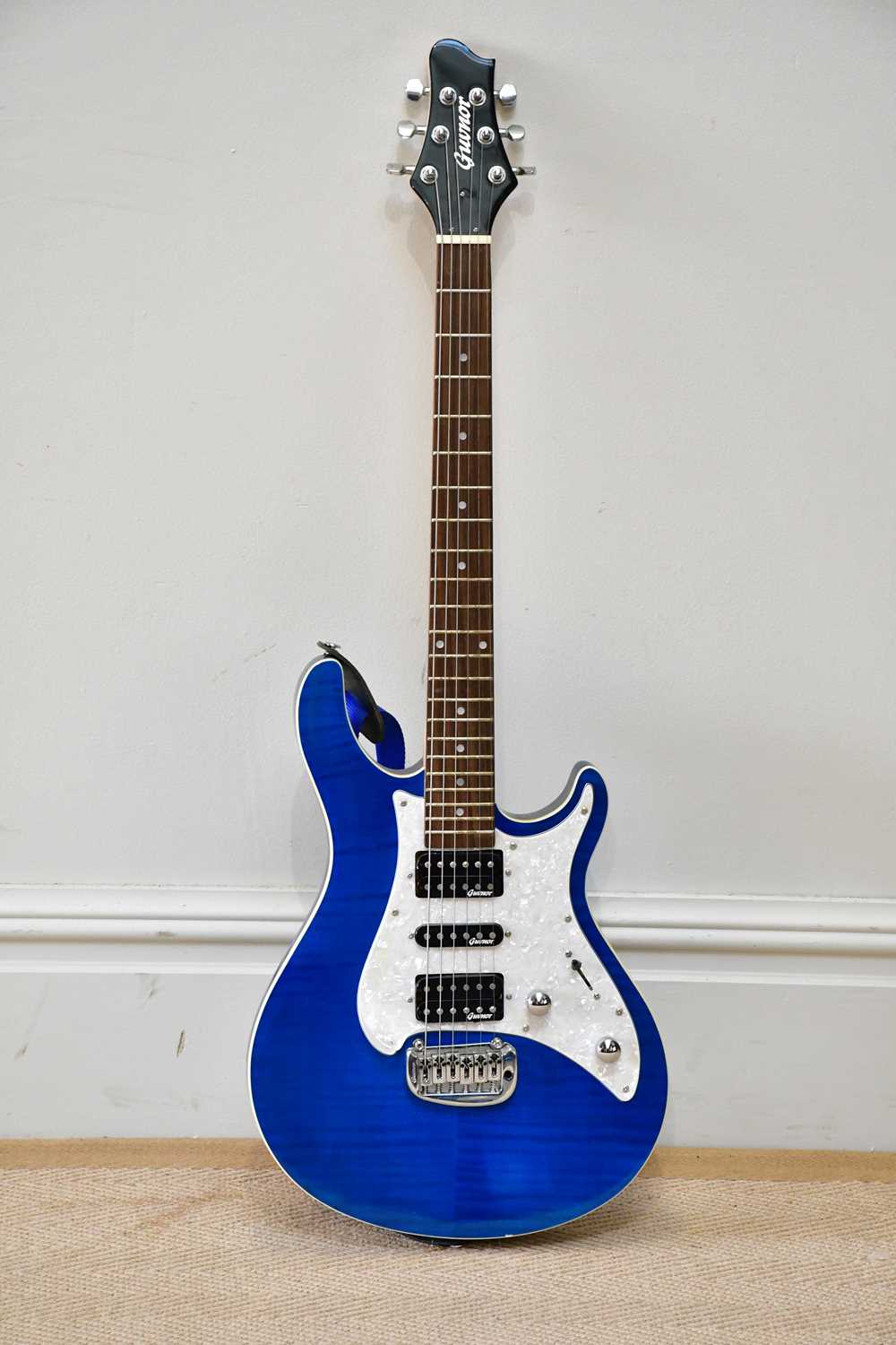 Lot 1096 - GUVNOR; a GE500 six string electric guitar,...