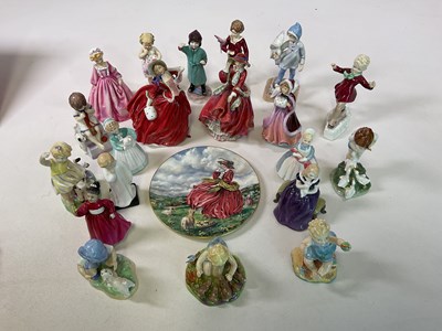 Lot 269 - A quantity of Royal Doulton and Worcester...