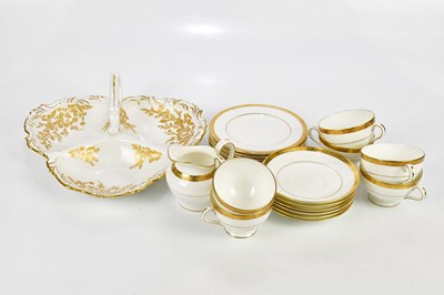 Lot 1444 - MINTON; a part 'Winchester' pattern tea...