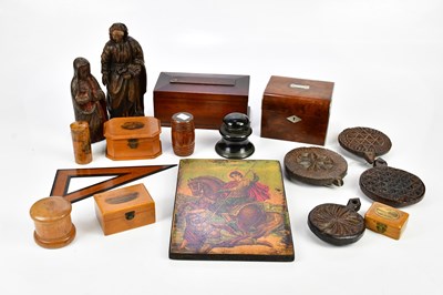 Lot 592 - A collection of treen items to include two...