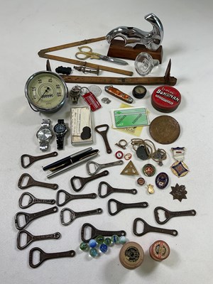 Lot 39 - Collectors' items including Smiths speedometer,...