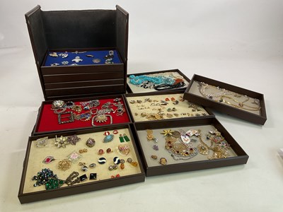 Lot 477 - A large collection of costume jewellery in a...