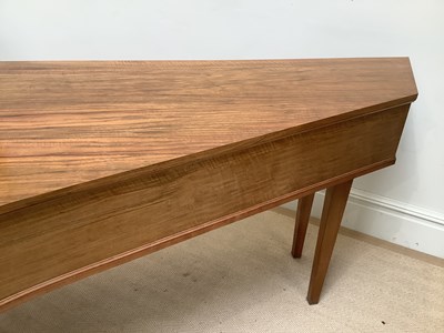 Lot 1071 - ROBERT GOBLE & SON; a walnut harpsichord,...