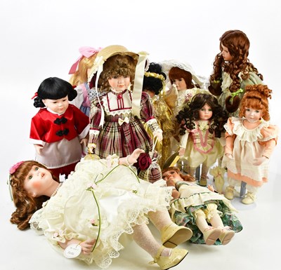 Lot 110 - A collection of modern dolls including Alberon...