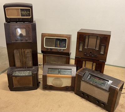 Lot 140 - A collection of vintage valve radios including...