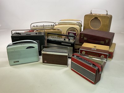 Lot 144 - A quantity of mid 20th century radios...