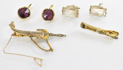 Lot 1387 - A group of costume jewellery including a pair...