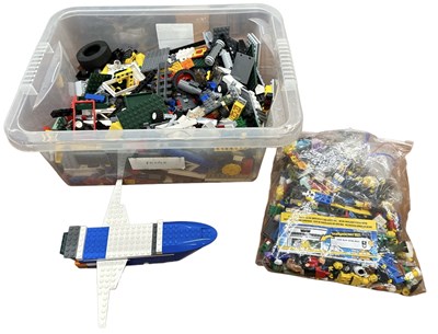 Lot 582 - A quantity of used and unboxed Lego, including...