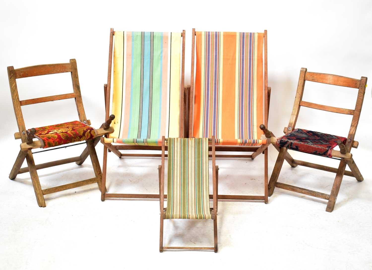 Lot 62 - Five vintage deckchairs to include two with...
