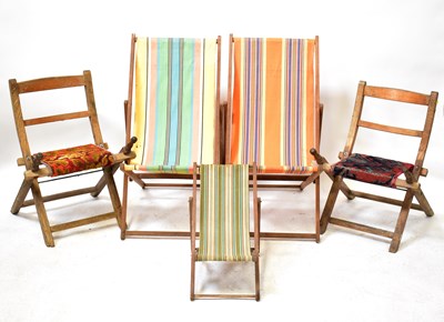 Lot 62 - Five vintage deckchairs to include two with...