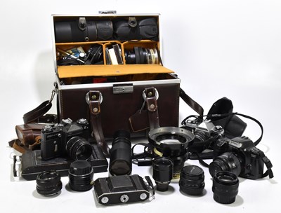 Lot 159 - A small collection of cameras and lenses to...