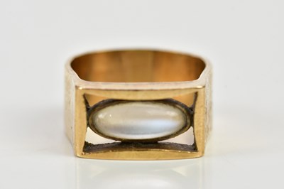 Lot 171 - A contemporary 9ct gold ring set with oval...