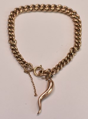 Lot 608 - A 9ct gold graduated short chain with shaped...