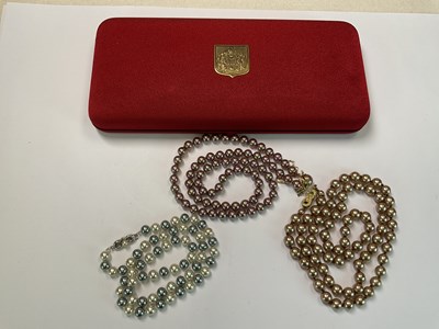 Lot 635 - MAJORICA PEARLS; a cultured pearl necklace...