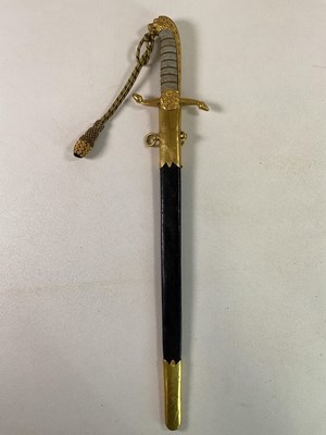 Lot 98 - A midshipman's naval dirk with wirework...