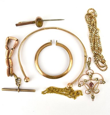 Lot 1121 - Various items of 9ct gold jewellery comprising...