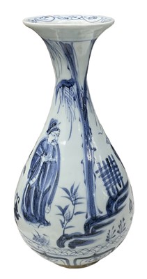 Lot 1018 - A modern Chinese blue and white porcelain vase...