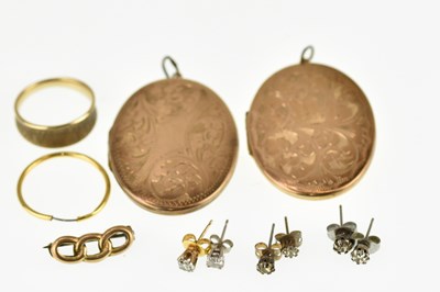 Lot 1122 - A quantity of mixed jewellery comprising two...