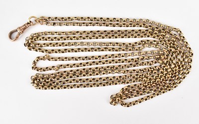 Lot 1090 - A 9ct gold muff chain with swivel clasp,...