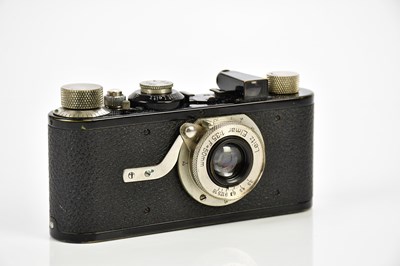 Lot 378 - LEICA; a Leica I 35mm film camera, serial No...