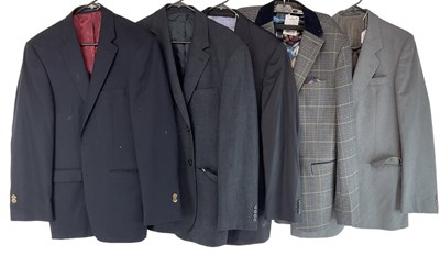 Lot 535 - A group of five gentleman's suit jackets...