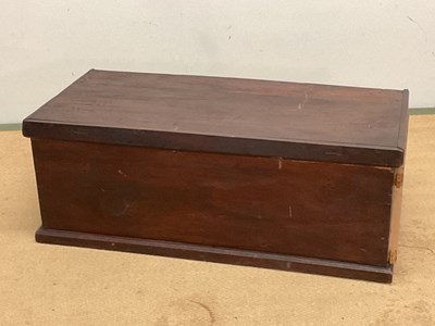 Lot 801 - A 20th century mahogany blanket box, 33 x 94 x...