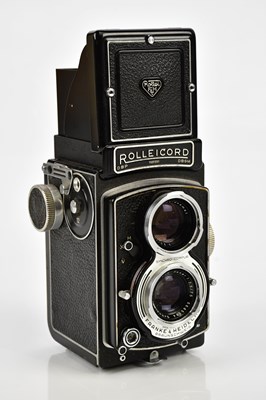 Lot 407 - ROLLEICORD; a Rolleicord Va Type II TLR camera,...