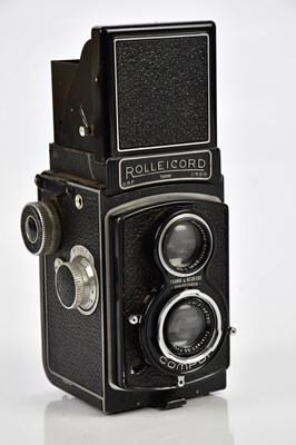 Lot 467 - ROLLEICORD; a Rolleicord II B TLP camera,...