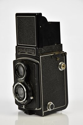 Lot 467 - ROLLEICORD; a Rolleicord II B TLP camera,...