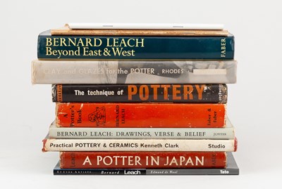 Lot 725 - A collection of books and pamphlets on studio...