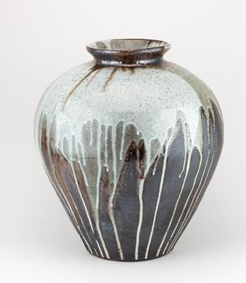 Lot 379 - LISA HAMMOND (born 1956); a large tsubo...