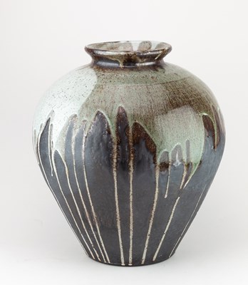 Lot 379 - LISA HAMMOND (born 1956); a large tsubo...