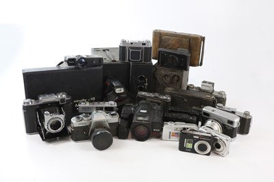 Lot 511 - A collection of cameras, including film and...