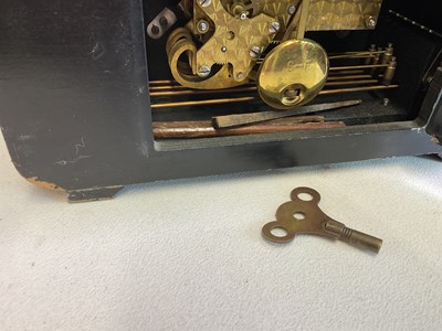 Lot 87 - A Smith's mantel clock and other wooden...