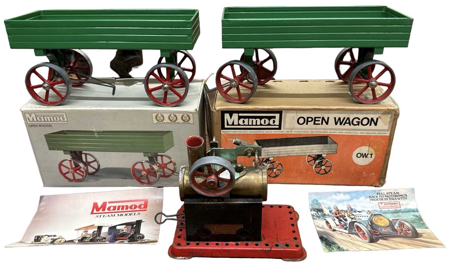 Lot 576 - MAMOD; a stationary steam engine and two boxed...