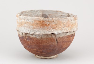 Lot 542 - ROBIN WELCH (1936-2019); a stoneware bowl...