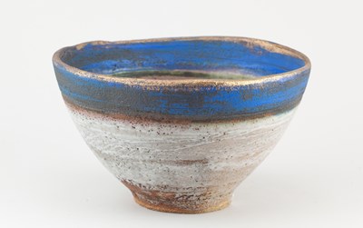 Lot 522 - ROBIN WELCH (1936-2019); a deep stoneware bowl...