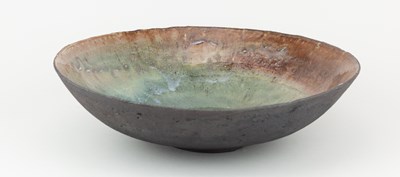 Lot 393 - MARGARET CURTIS (born 1955); a large stoneware...